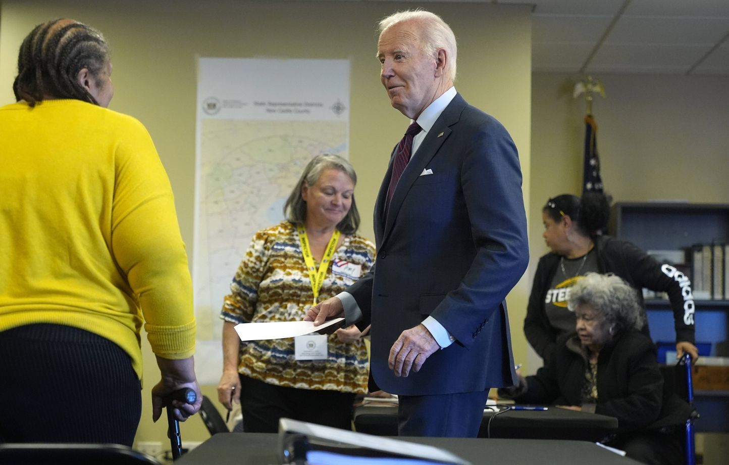 Marquant la fin de sa carrière politique, Biden a voté pour Kamala Harris